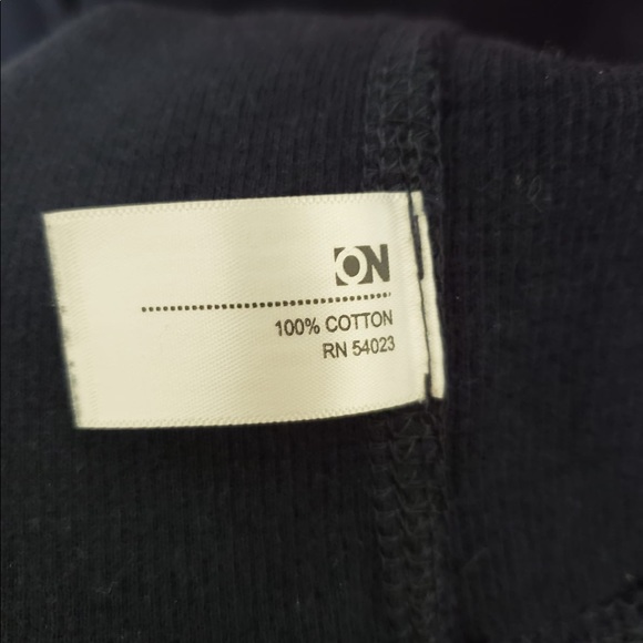 Mens zipper neck Old Navy sweater - Picture 2 of 5